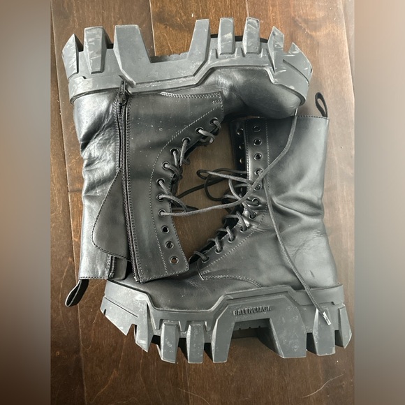 Balenciaga Bulldozer Boots size 38EU 8US - Picture 2 of 6